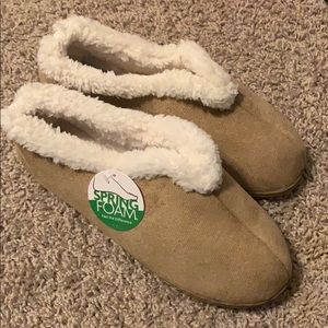 NWT Women’s Slippers